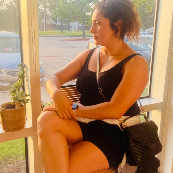 🔥Welcome to my closet! Come meet me. Drop me a line🔥 - Picture 4 of 4